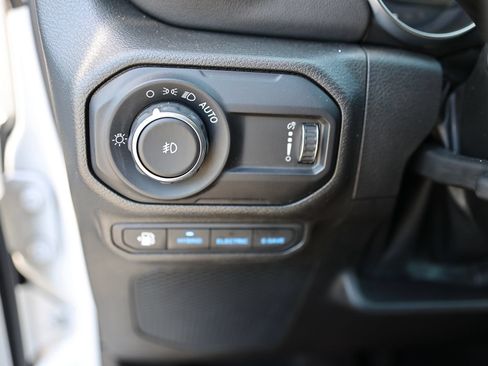 Used 2023 Jeep Wrangler Unlimited Sahara AWD/4WD image 35