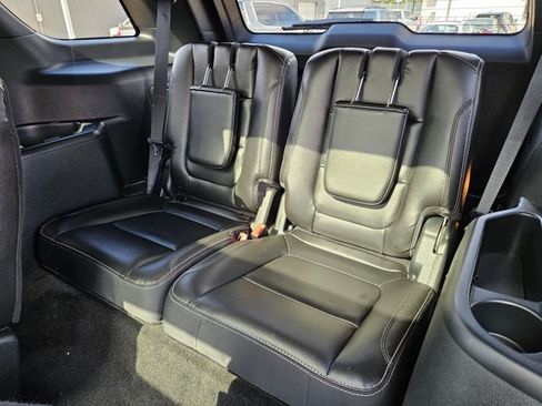 Used 2018 Ford Explorer Limited w/ Equipment Group 301A FWD image 22