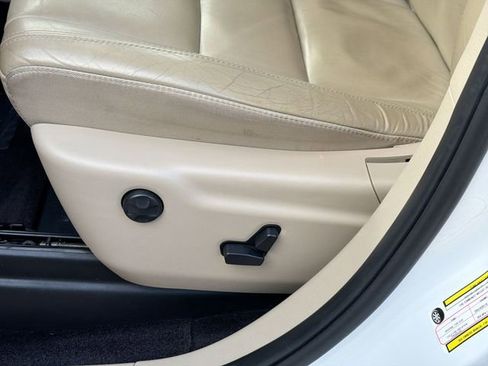 Used 2019 Jeep Grand Cherokee Limited image 16