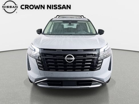 New 2026 Nissan Pathfinder Platinum image 2