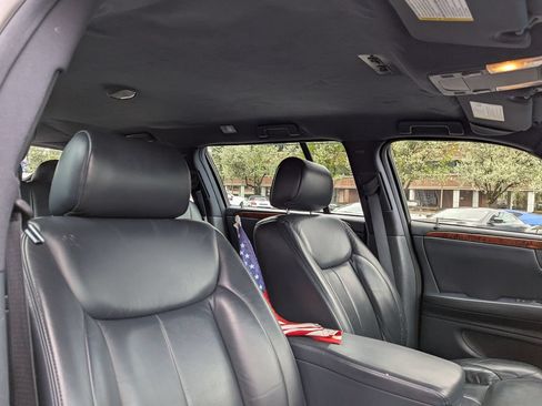 Used 2007 Cadillac DTS FWD image 28