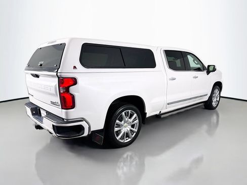 Used 2023 Chevrolet Silverado 1500 High Country w/ High Country Premium Package AWD/4WD image 9