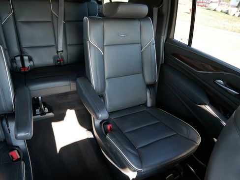 Used 2023 Cadillac Escalade ESV Premium Luxury w/ LPO, Floor Liner Package AWD/4WD image 12