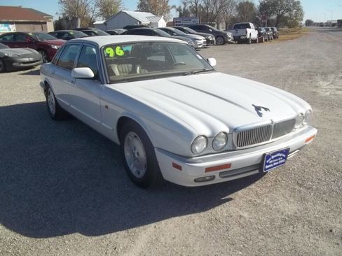 Used 1996 Jaguar XJ6 image 3