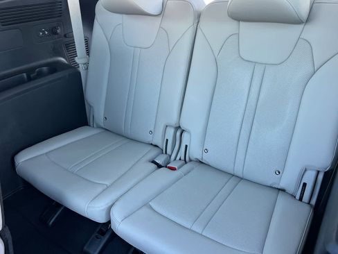 Used 2023 Kia Sorento SX Prestige image 16