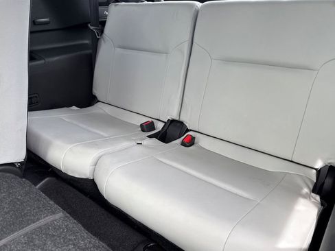 Used 2025 Mitsubishi Outlander SEL image 15