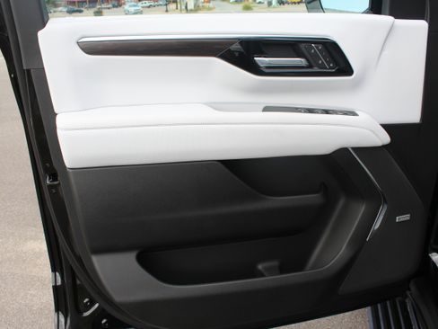 New 2026 Chevrolet Tahoe Premier image 33