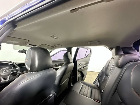 Used 2019 Nissan Kicks SR w/ SR Premium Package FWD image 13