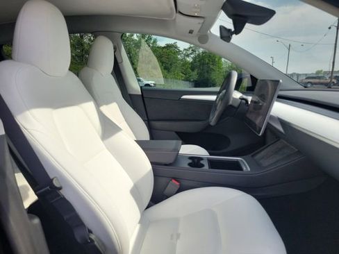 Used 2023 Tesla Model Y Long Range AWD/4WD image 26