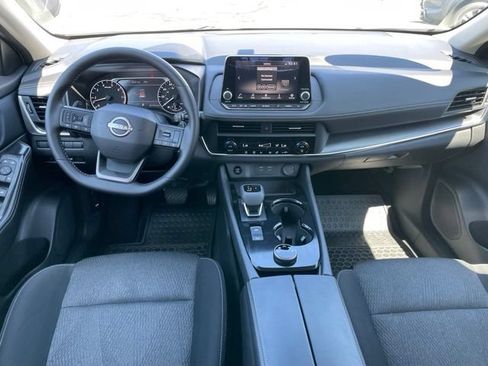 Certified 2025 Nissan Rogue SV AWD/4WD image 11