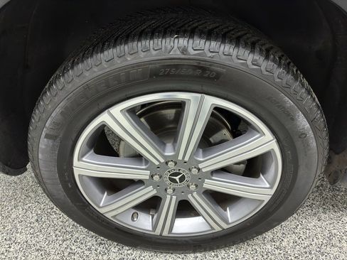 Used 2022 Mercedes-Benz GLS 450 4MATIC image 13