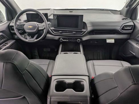 New 2025 Chevrolet Silverado EV W/T image 17