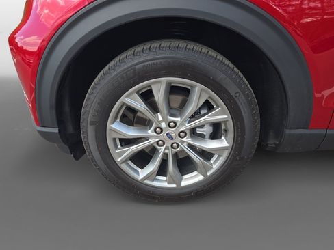 Used 2024 Ford Explorer XLT w/ Equipment Group 202A RWD image 10