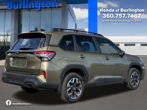 Used 2026 Subaru Forester Premium AWD/4WD image 6