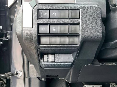 Used 2025 Toyota Tacoma TRD Sport AWD/4WD image 31