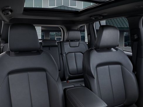 New 2026 Jeep Grand Cherokee Limited w/ Limited Altitude Package AWD/4WD image 29