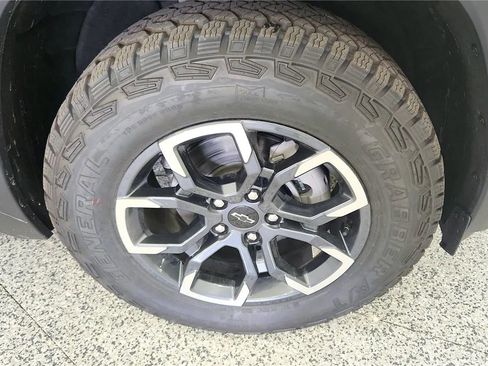 New 2026 Chevrolet Equinox ACTIV w/ Convenience Package III AWD/4WD image 13