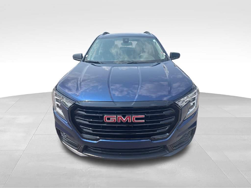 Used 2023 GMC Terrain SLE w/ Driver Convenience Package AWD/4WD image 8