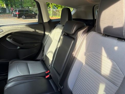 Used 2018 Ford Escape SE w/ SE Sport Appearance Package FWD image 14