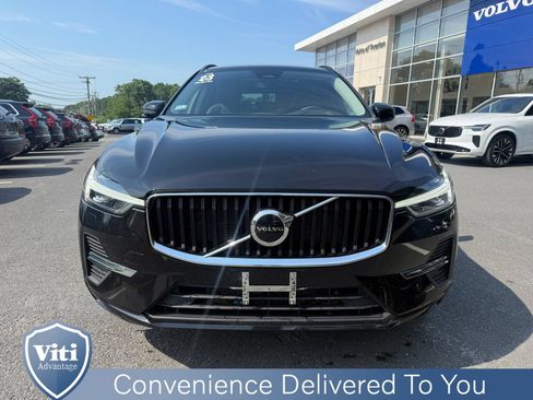 Used 2023 Volvo XC60 B5 Core w/ Climate Package AWD/4WD image 3