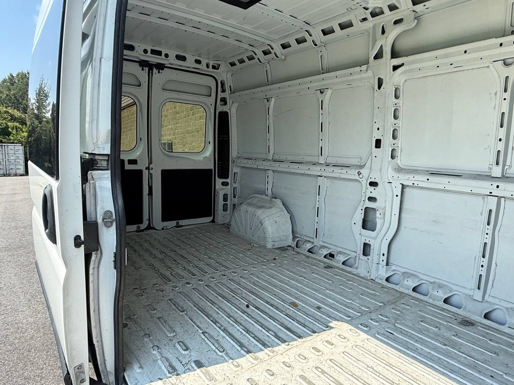 Used 2023 RAM ProMaster 2500 w/ Interior LED Lighting Group FWD image 14
