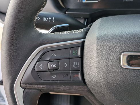 Used 2023 Jeep Grand Cherokee L Limited image 16