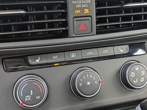 Certified 2024 Volkswagen Jetta Sport FWD image 26