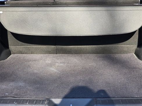 Used 2021 Toyota Venza LE image 23