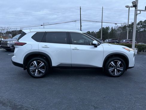 Used 2025 Nissan Rogue SL image 8