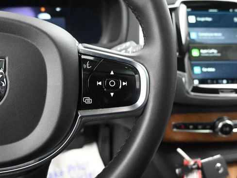 Used 2024 Volvo XC90 B6 Plus image 35