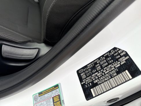 Used 2024 Hyundai Elantra SEL w/ Convenience Package FWD image 30