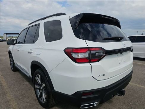 Used 2024 Honda Pilot Elite image 3