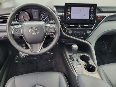 Used 2024 Toyota Camry SE FWD image 5