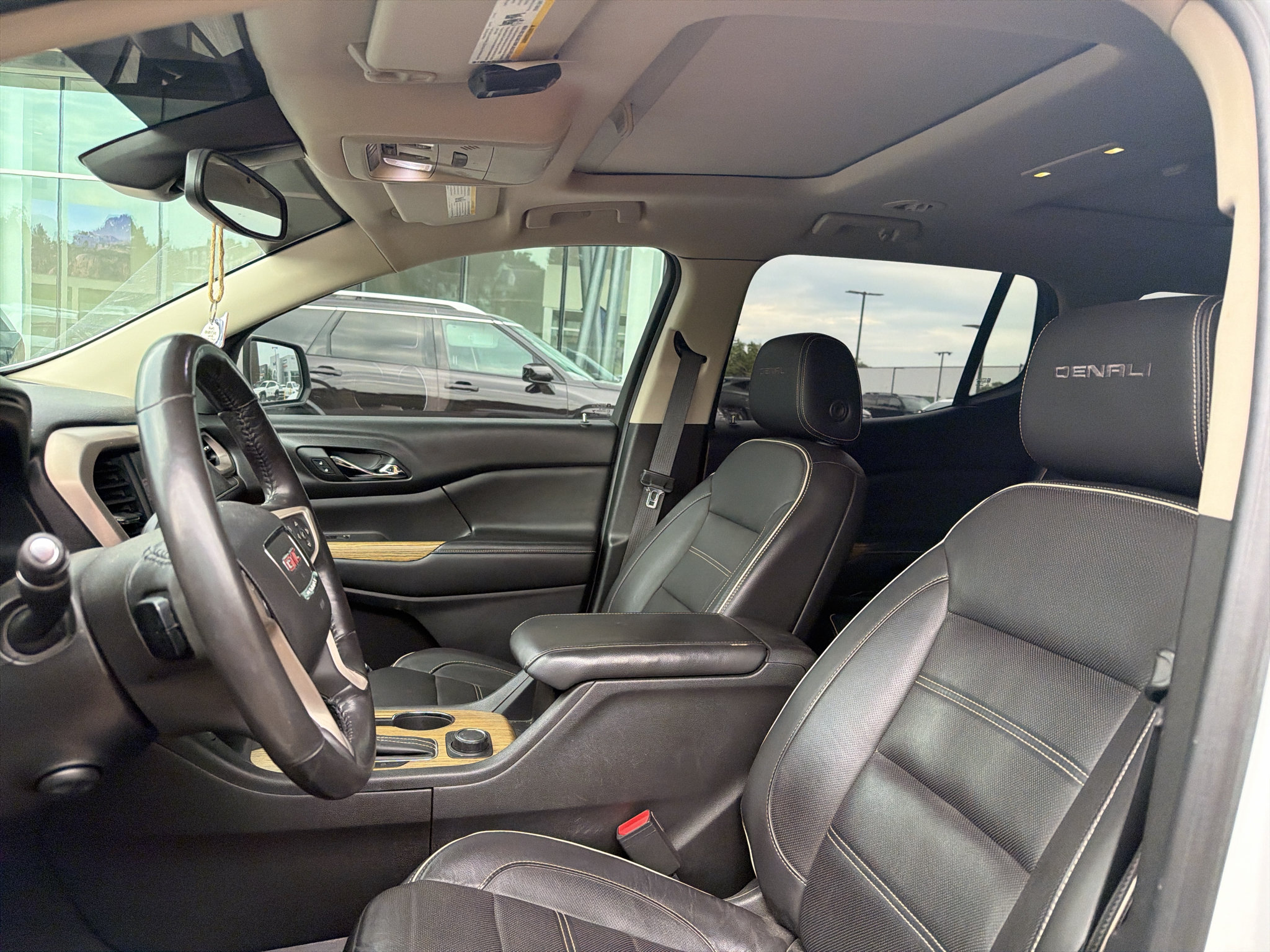 Used 2017 GMC Acadia Denali FWD image 5
