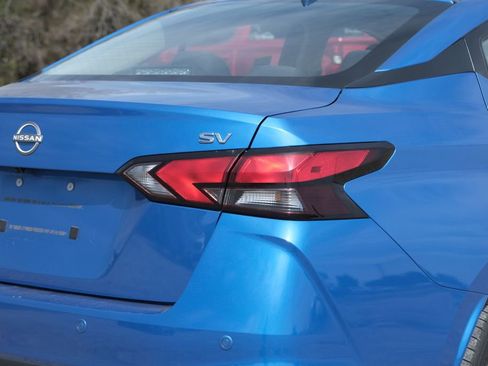 Used 2023 Nissan Versa SV image 28