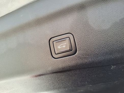 Used 2021 GMC Yukon XL AT4 w/ AT4 Premium Package image 10