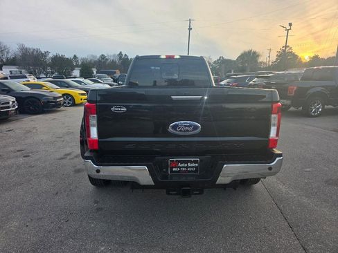 Used 2019 Ford F350 Lariat w/ Chrome Package image 3