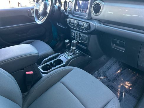 Used 2020 Jeep Wrangler Unlimited Sahara AWD/4WD image 15
