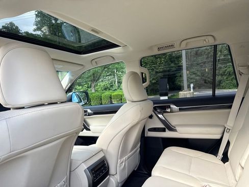 Used 2023 Lexus GX 460 Premium w/ Premium Plus Package AWD/4WD image 11
