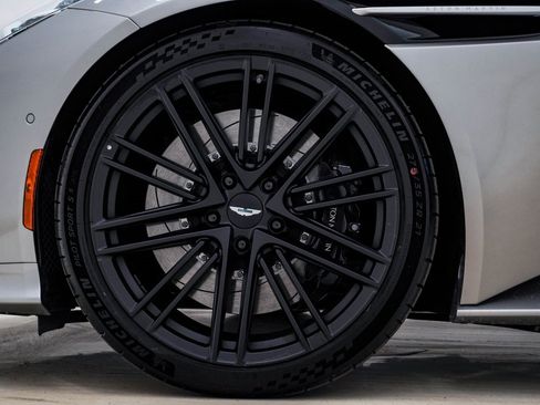 Used 2024 Aston Martin DB12 Coupe image 15