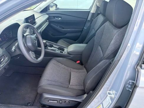 Used 2025 Honda Accord SE image 10