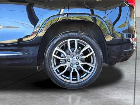 Used 2023 GMC Terrain Denali image 28