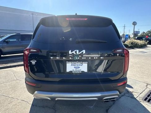Used 2022 Kia Telluride EX w/ EX Premium Package image 5