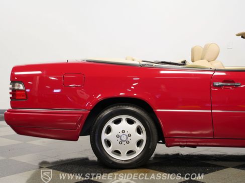 Used 1994 Mercedes-Benz E 320 Convertible image 30