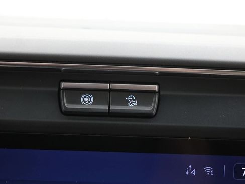 Used 2025 Ford F250 Platinum w/ Platinum Plus Package image 39