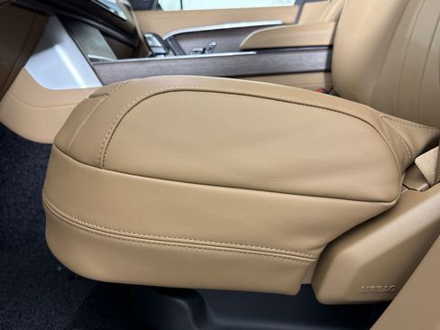 New 2026 Land Rover Range Rover Long Wheelbase SE AWD/4WD image 12