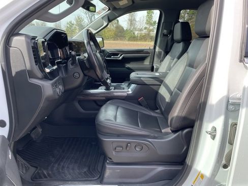 Used 2022 Chevrolet Silverado 1500 LTZ image 9