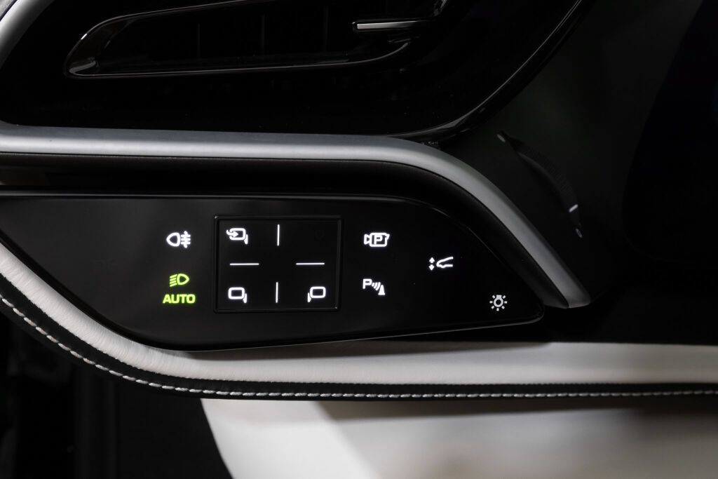 Used 2025 Ferrari 296 GTS RWD image 37