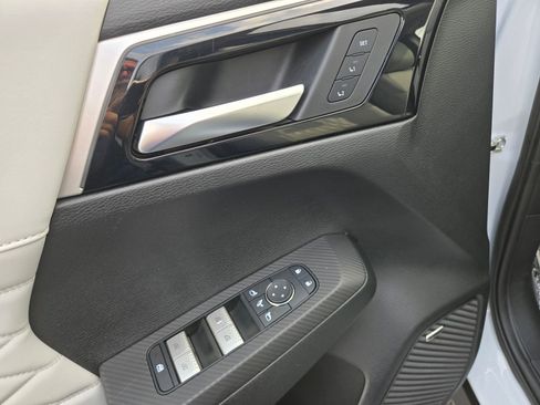 Used 2025 Mitsubishi Outlander SEL FWD image 24