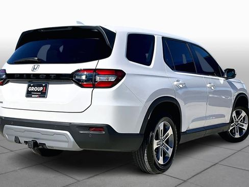 Used 2025 Honda Pilot EX-L image 12